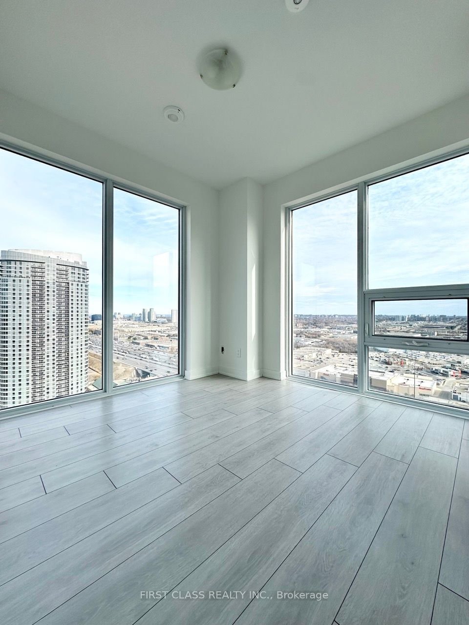 2033 Kennedy Rd, unit 3008 for sale - image #4