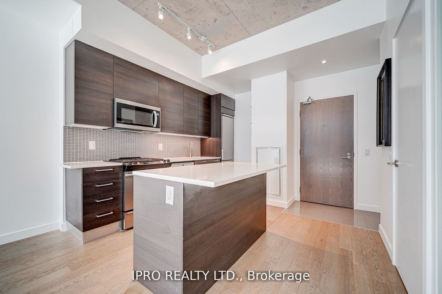 90 Broadview Ave, unit 718 for sale - image #2