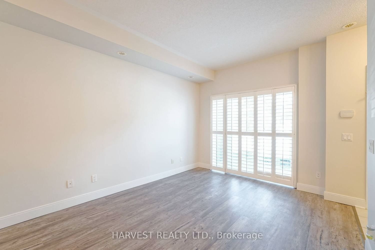 330 Village Green Sq, unit Th41 for rent - image #10