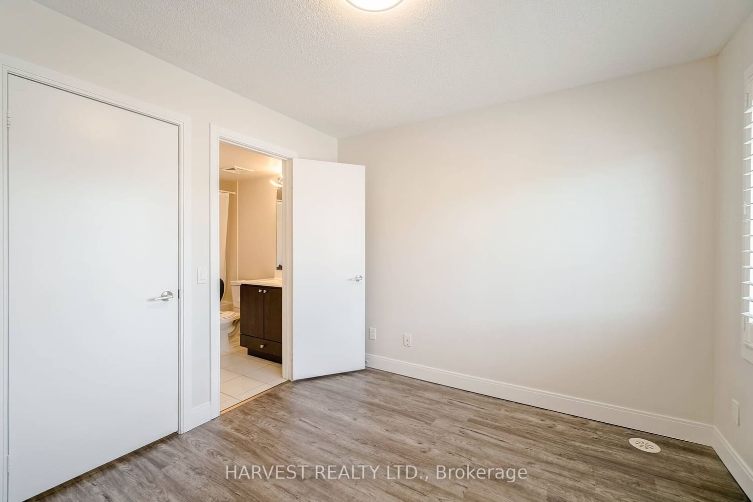 330 Village Green Sq, unit Th41 for rent - image #17