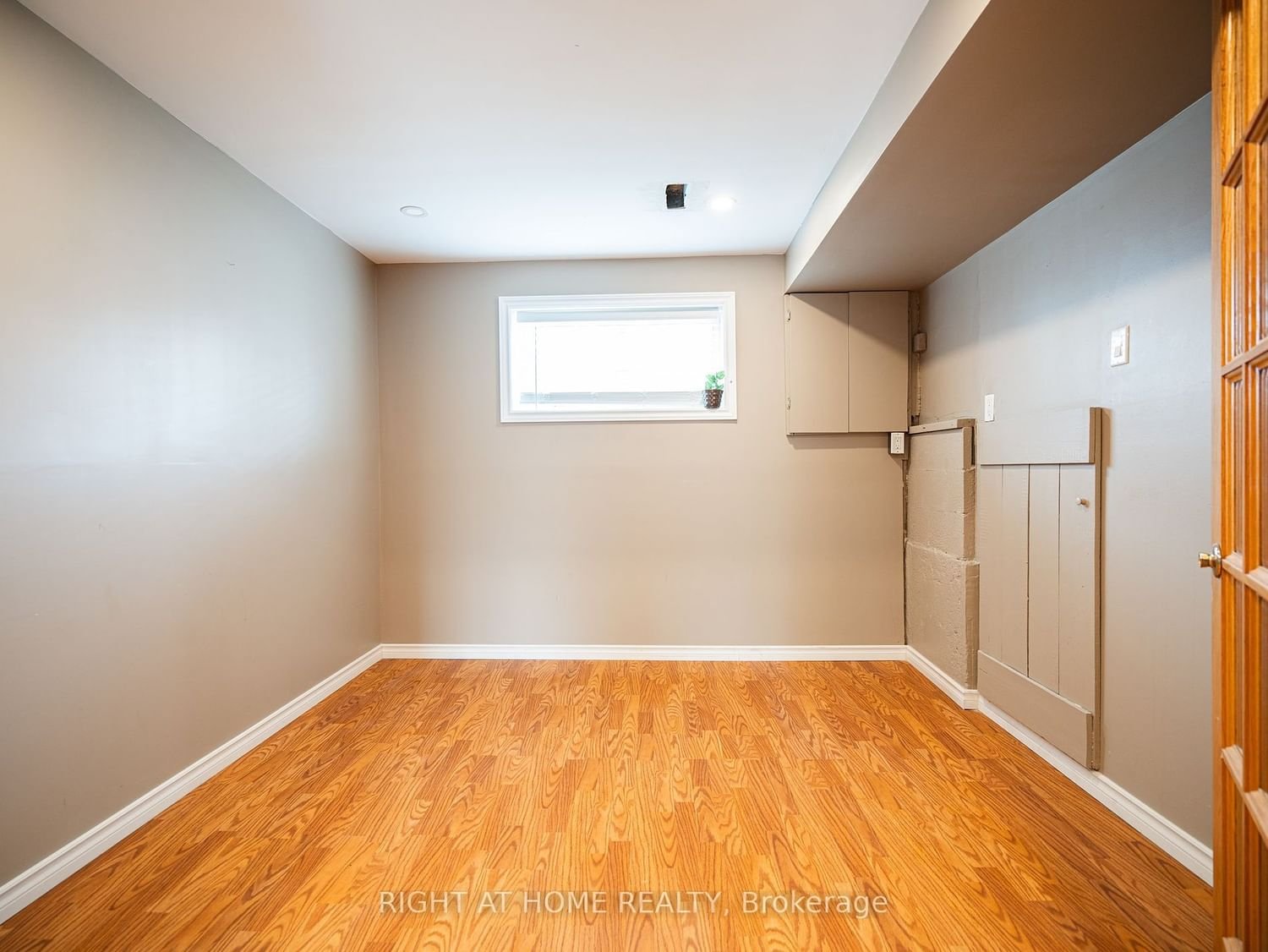 1400 Mary St N, unit 42 for rent - image #8