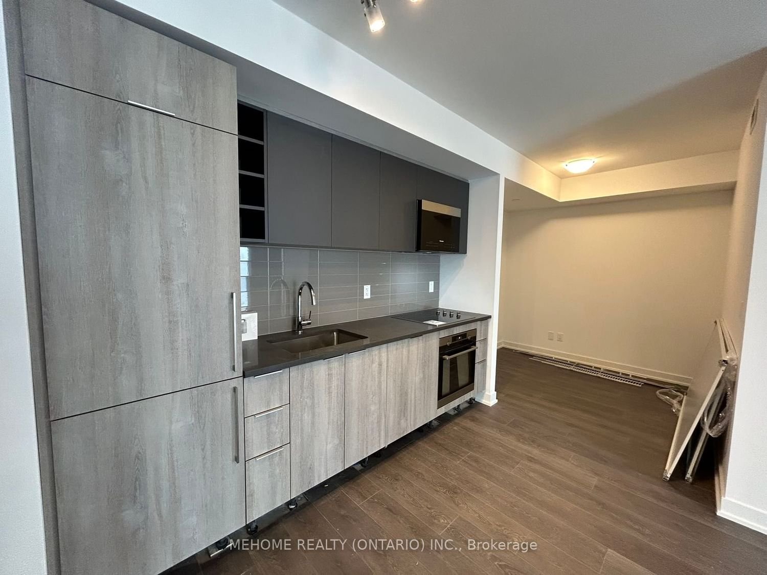 2033 Kennedy Rd, unit 3007 for rent - image #8