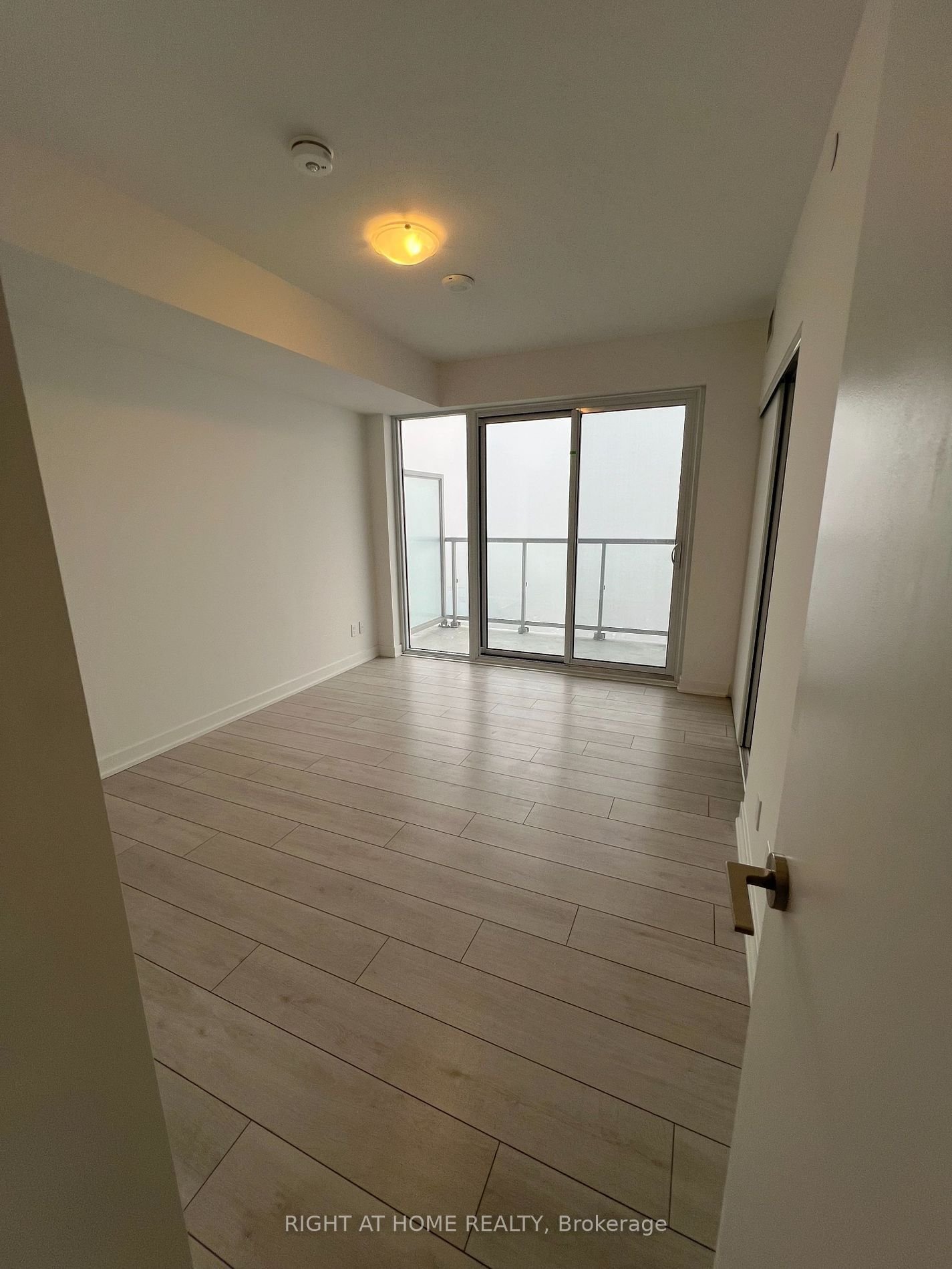 2033 Kennedy Rd, unit 3105 for rent - image #15