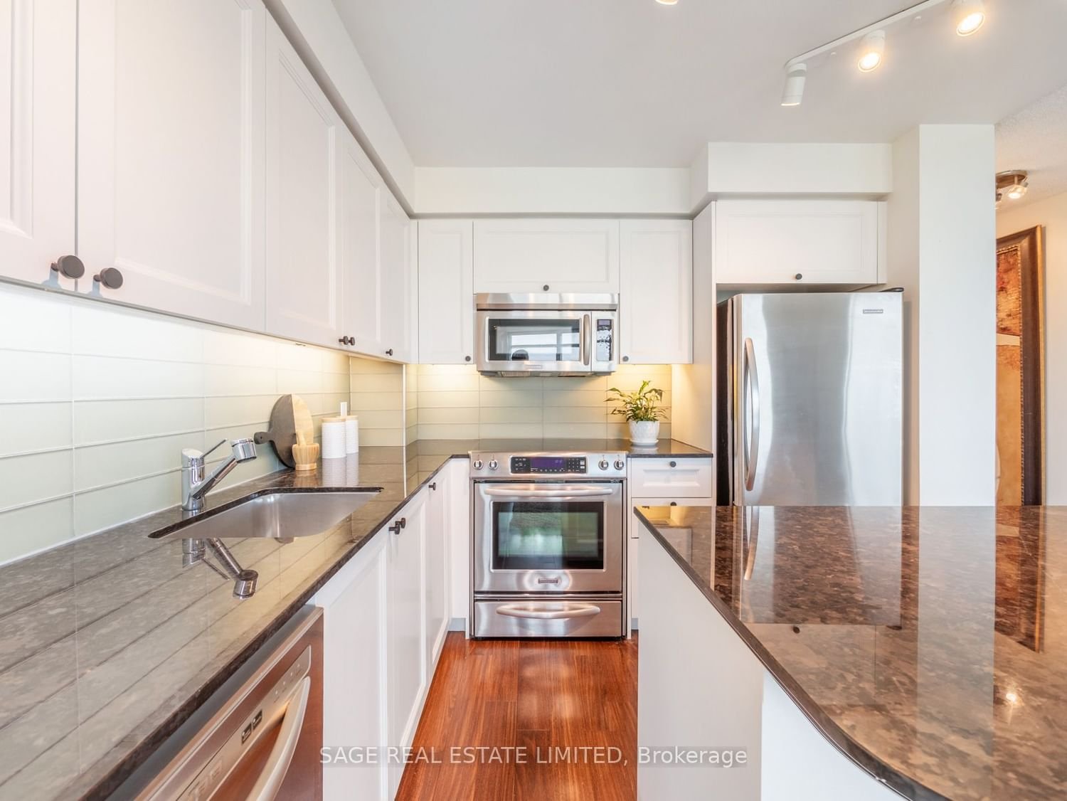 1048 Broadview Ave, unit 1201 for sale - image #12