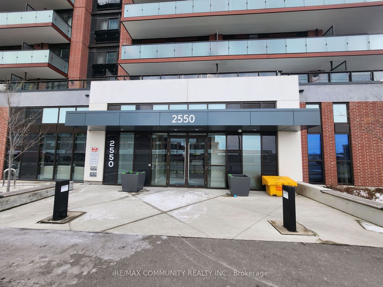 2550 Simcoe St, unit 1414 for rent - image #2