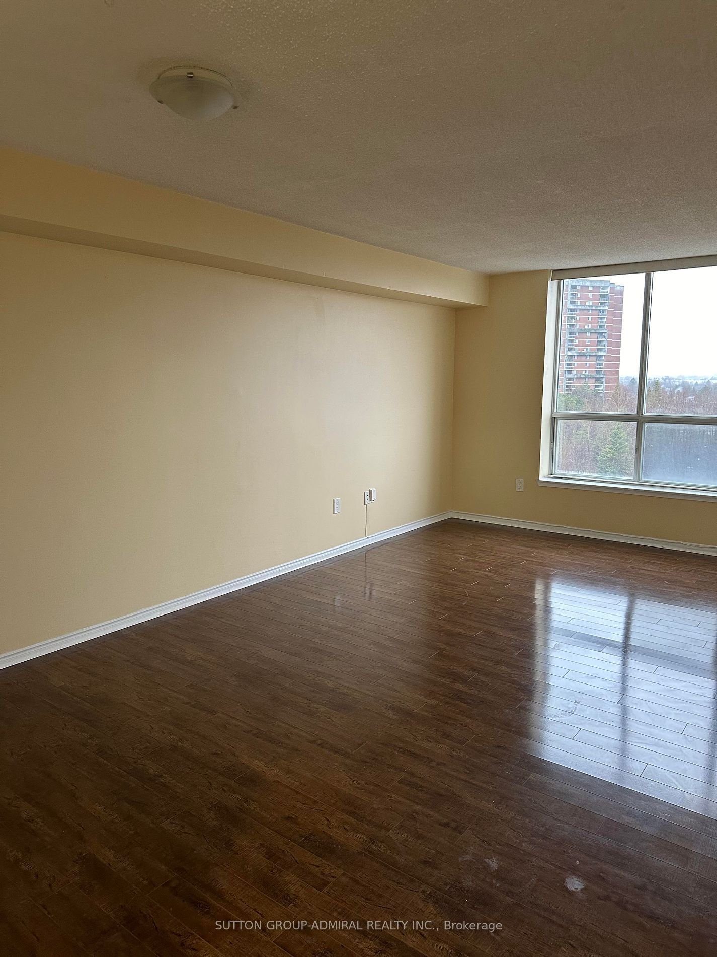 430 Mclevin Ave W, unit 802 for rent - image #2
