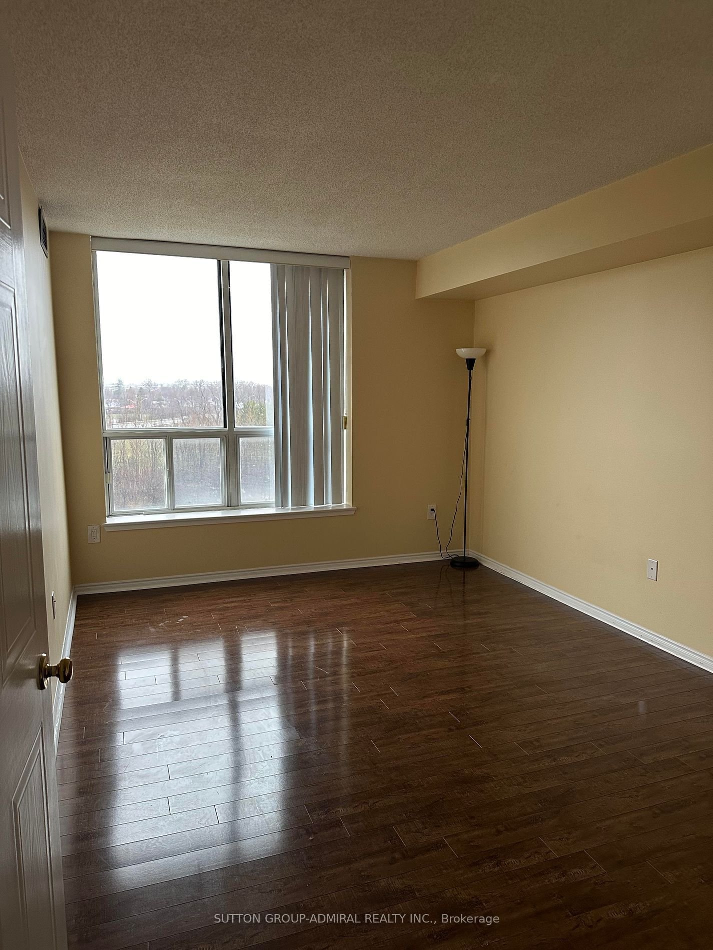 430 Mclevin Ave W, unit 802 for rent - image #4