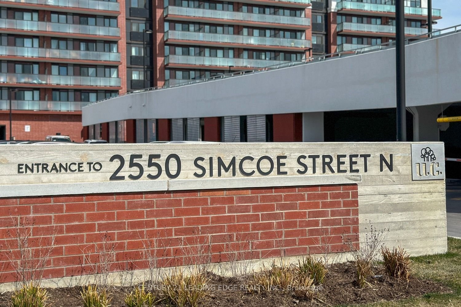 2550 Simcoe St N, unit 202 for rent - image #3