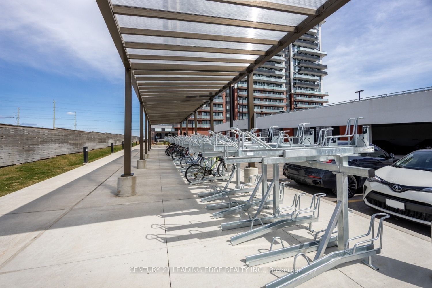 2550 Simcoe St N, unit 202 for rent - image #6