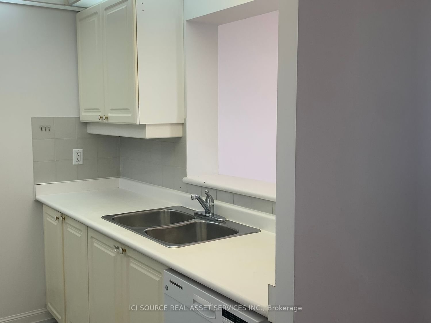 88 Corporate Dr, unit 2505 for rent - image #8