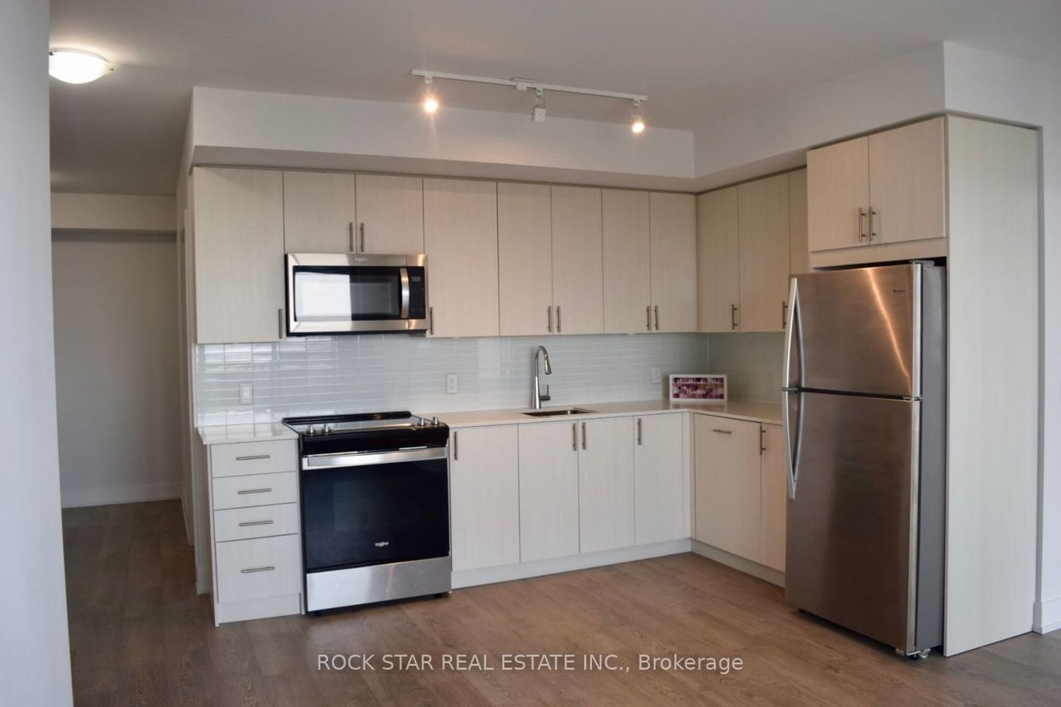 2550 Simcoe St N, unit 1817 for rent - image #7