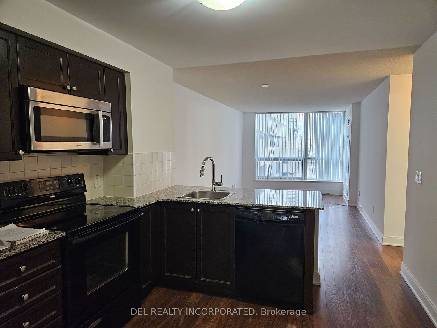 125 Village Green Sq W, unit 209 for rent - image #1