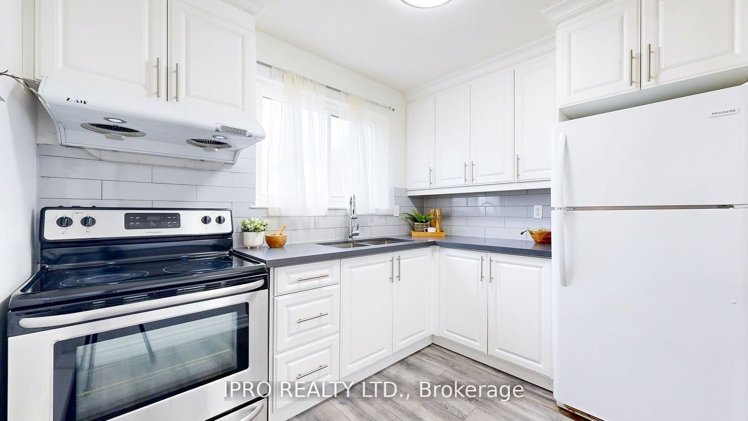 401 Wentworth St W, unit 40 for sale - image #6