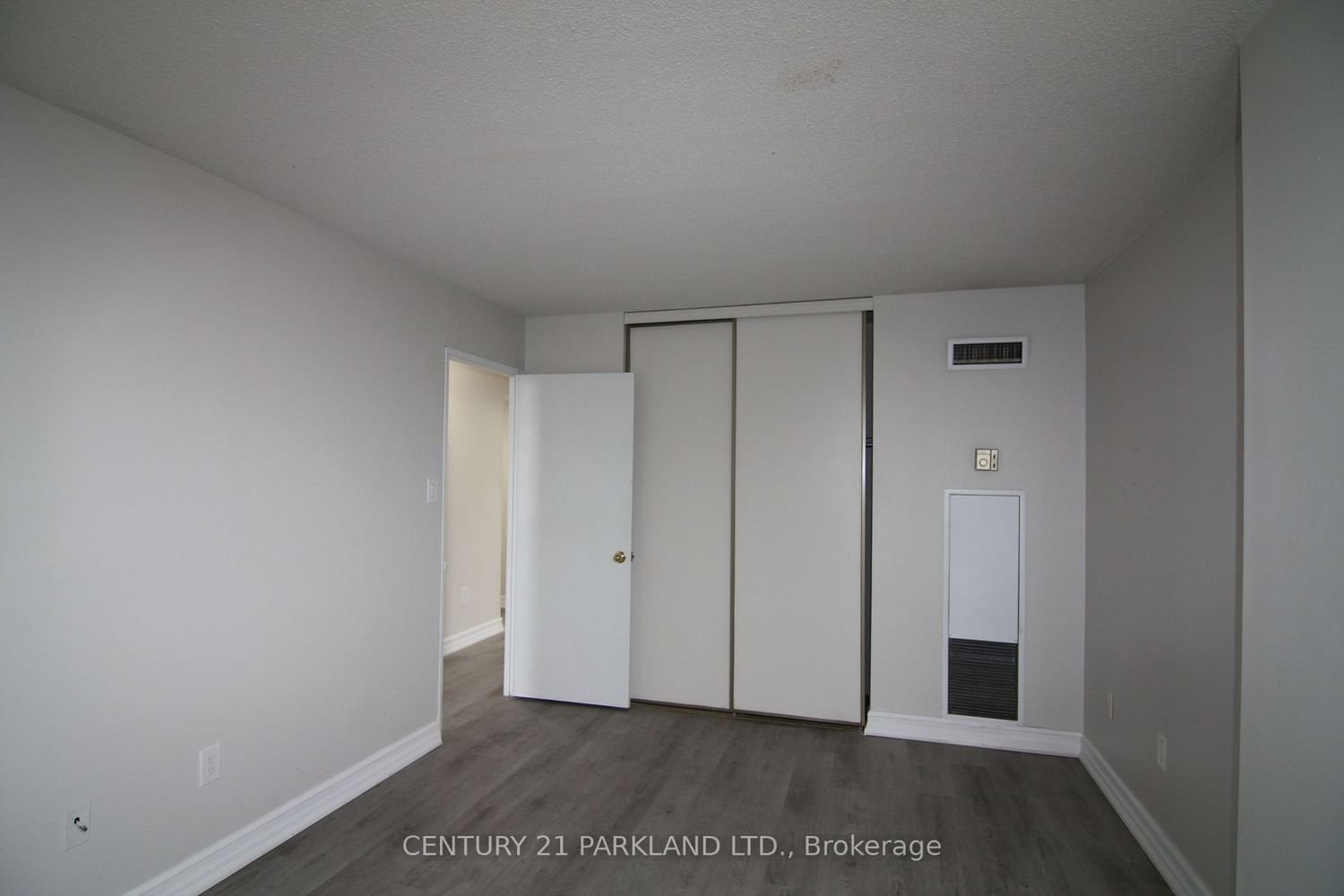 15 Sewells Rd, unit 504 for rent - image #10