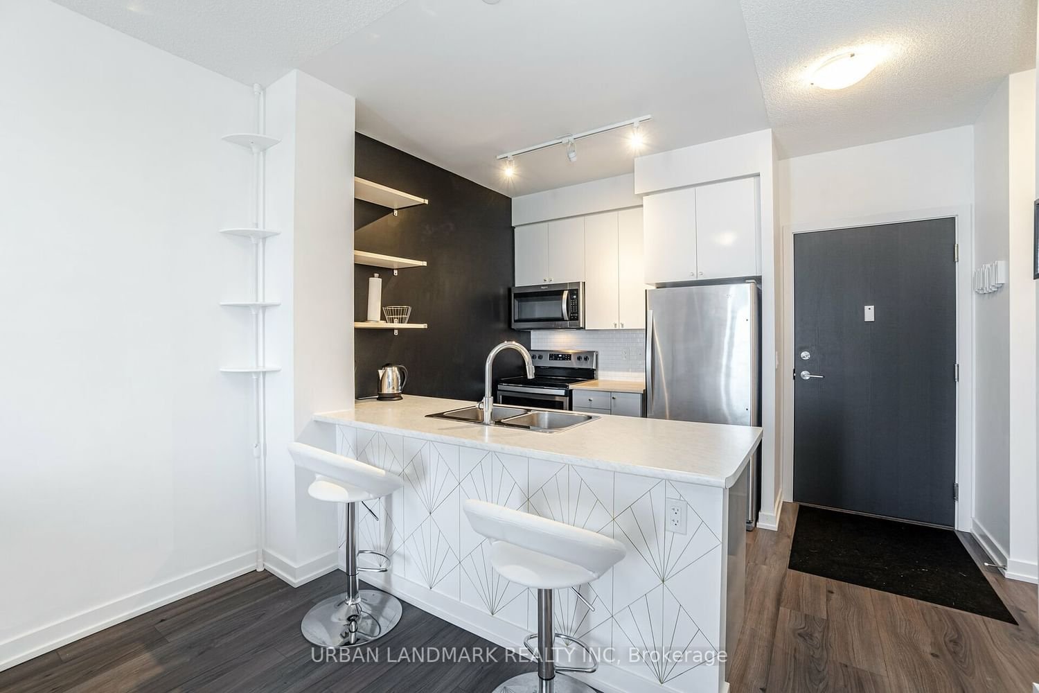8 Trent Ave, unit 1210 for rent - image #3