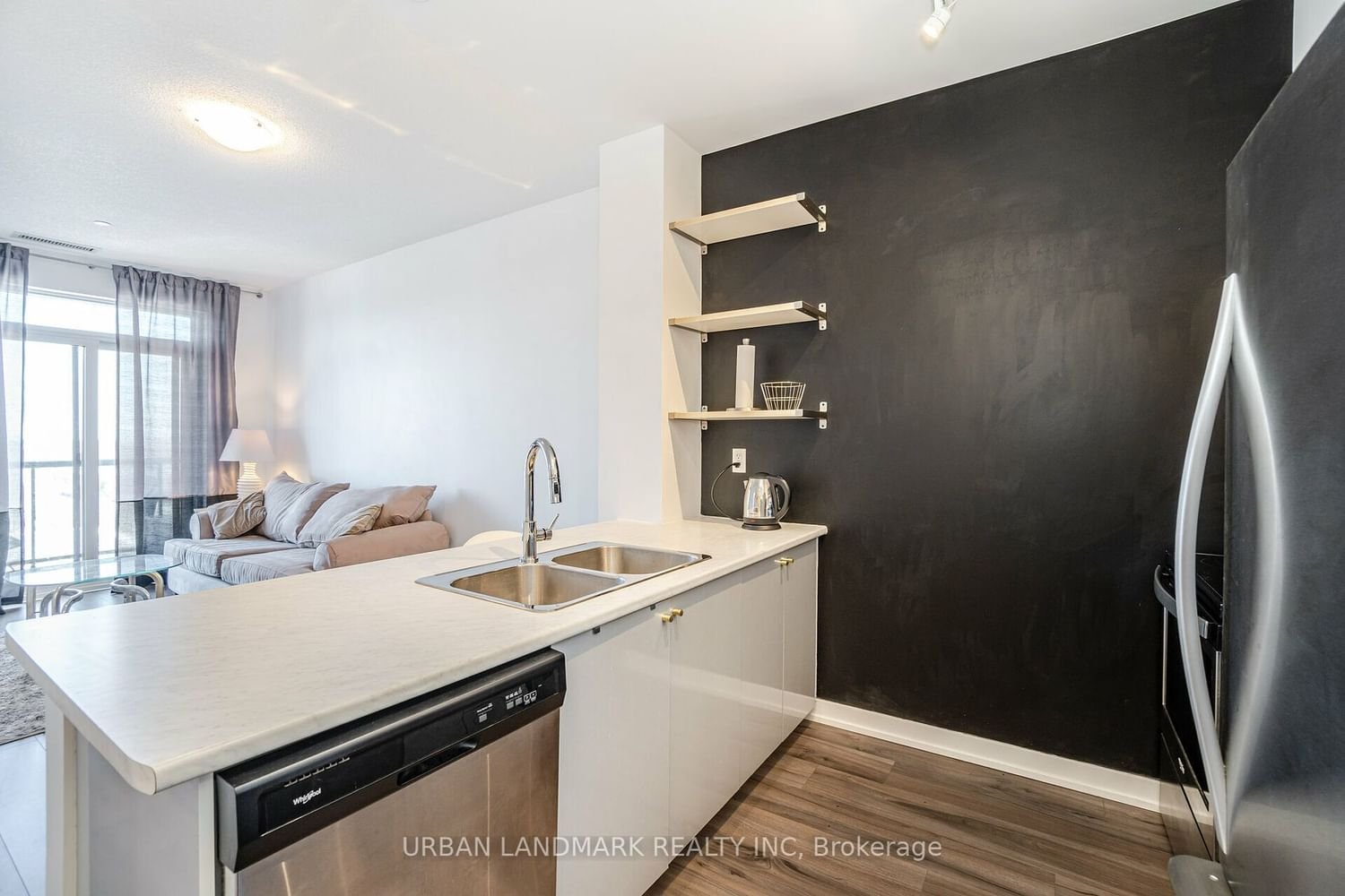8 Trent Ave, unit 1210 for rent - image #4
