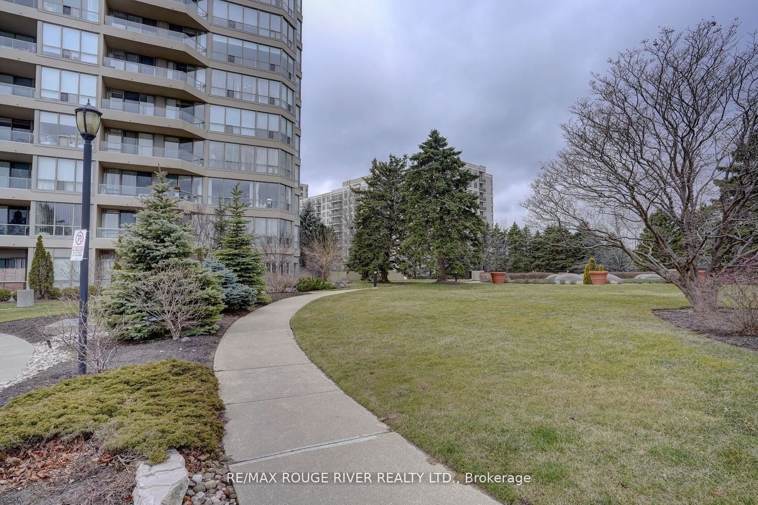 1880 Valley Farm Rd, unit 1424 for sale - image #2