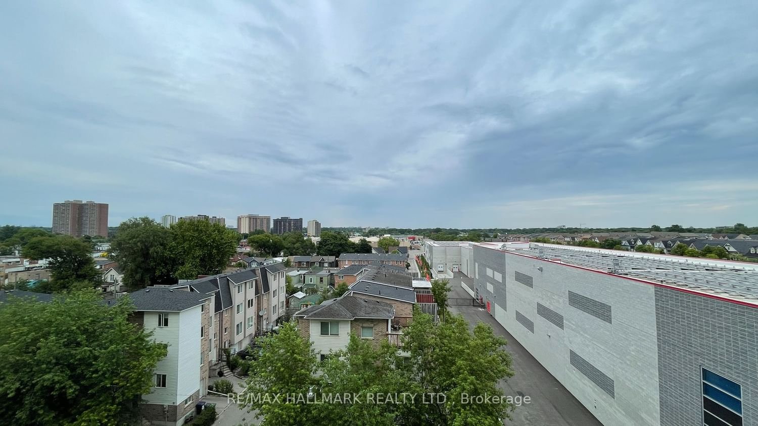 8 Trent Ave, unit 615 for rent - image #3