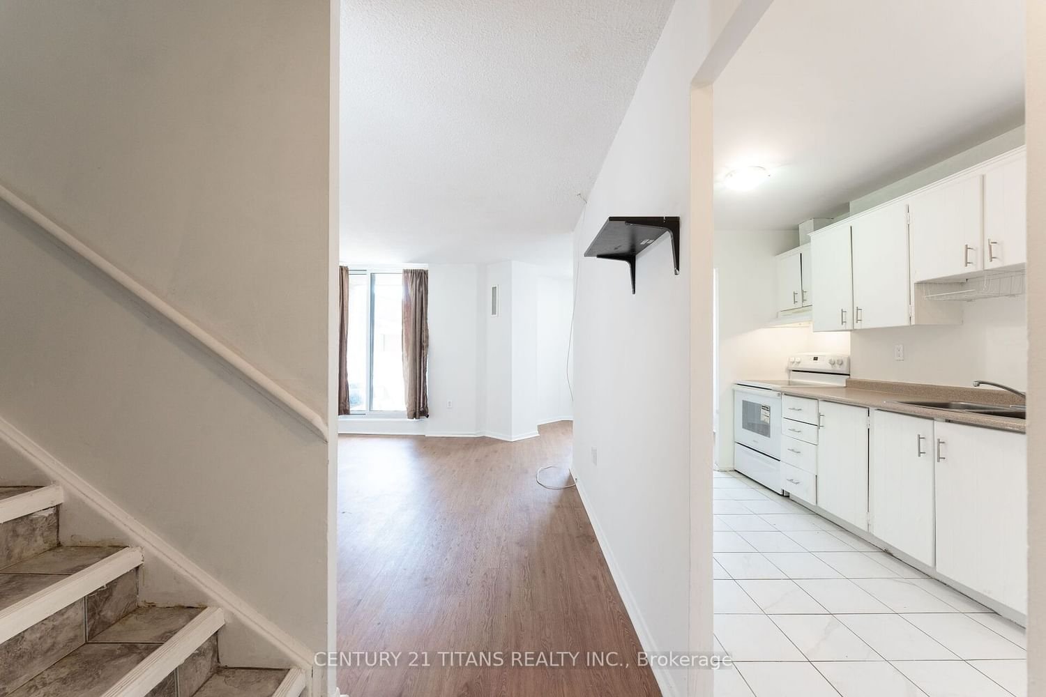 4062 Lawrence Ave E, unit 406 for rent - image #5