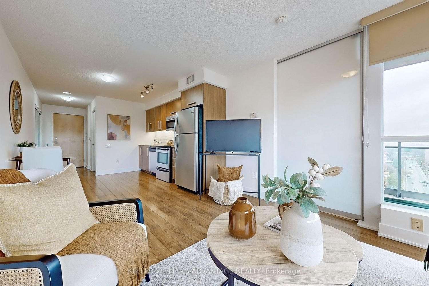 1048 Broadview Ave, unit 1606 for sale - image #8