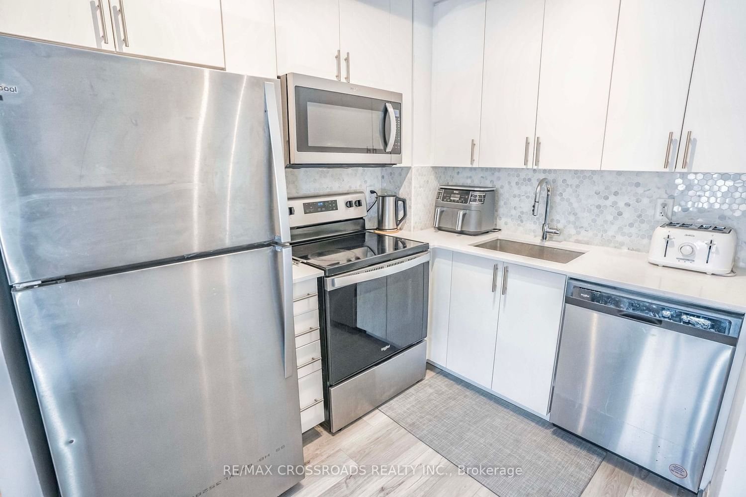 3220 Sheppard Ave E, unit 208 for rent - image #7