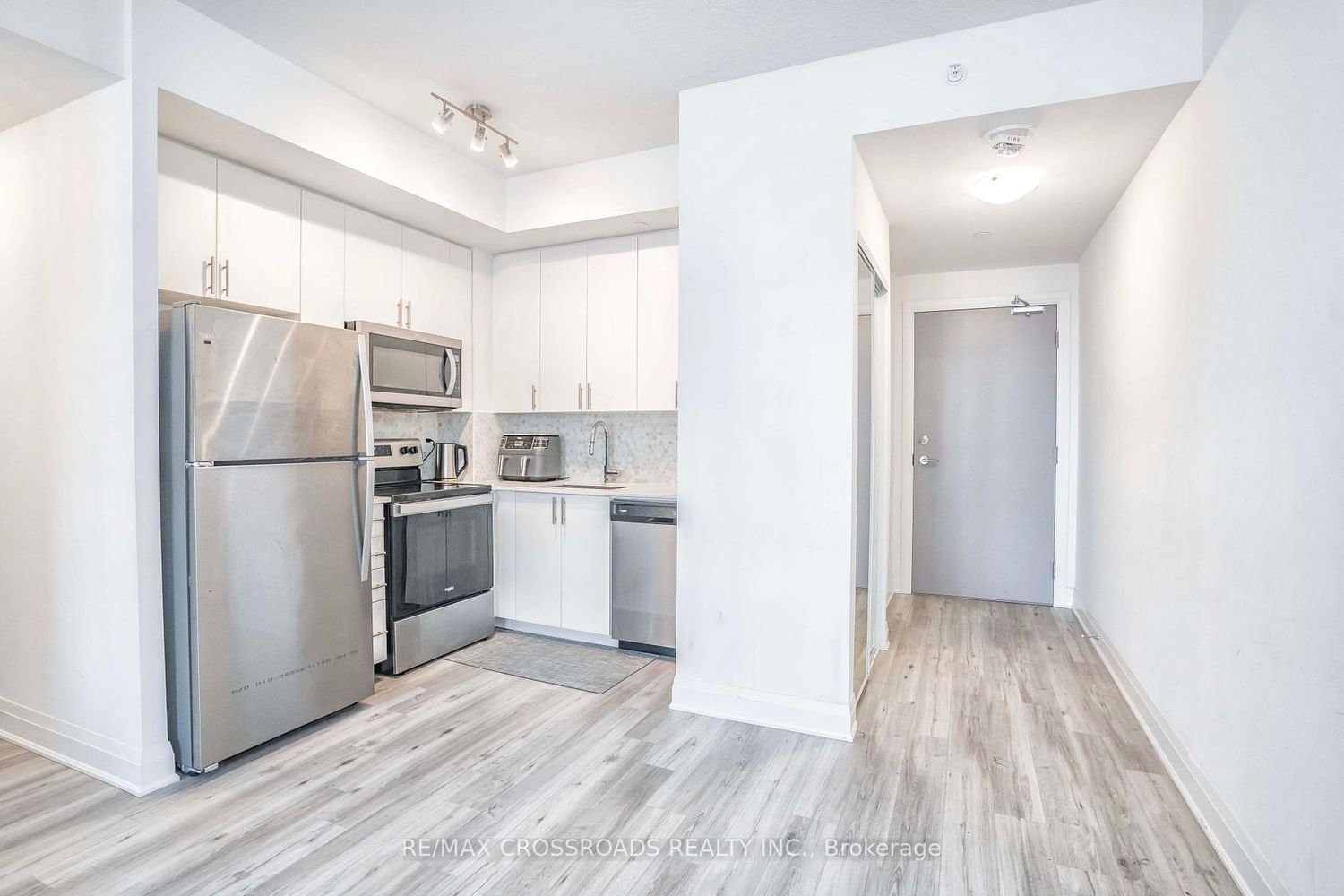3220 Sheppard Ave E, unit 208 for rent - image #8
