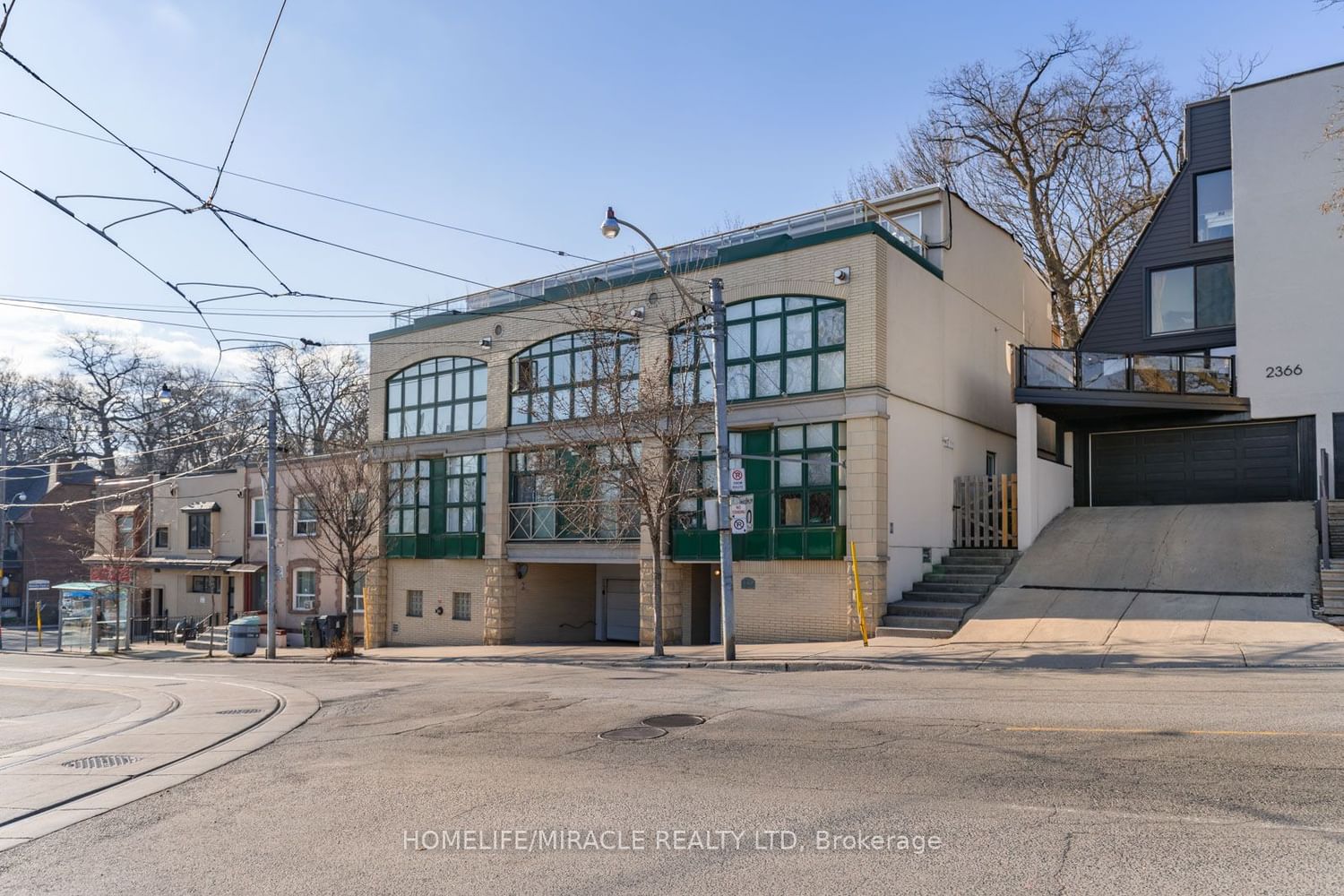 2362 Queen St E, unit 4 for sale - image #1