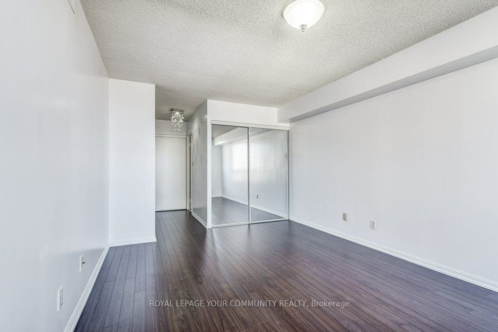 88 Corporate Dr, unit 1817 for rent - image #23