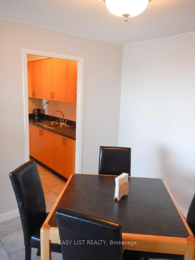 936 Glen St, unit 516 for sale - image #5