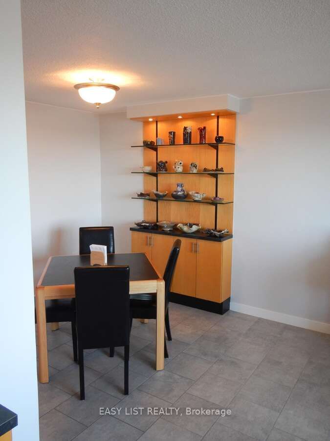 936 Glen St, unit 516 for sale - image #6