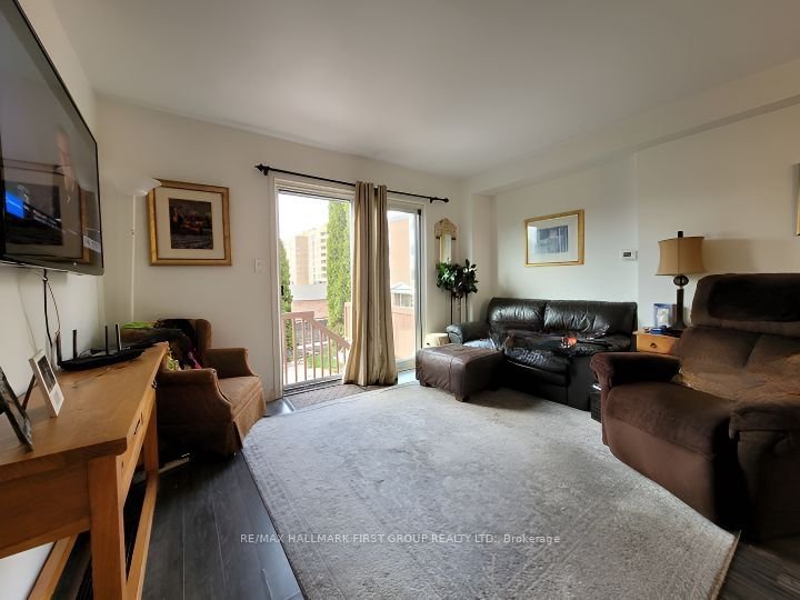 1635 Pickering Pkwy, unit 2 for sale - image #5