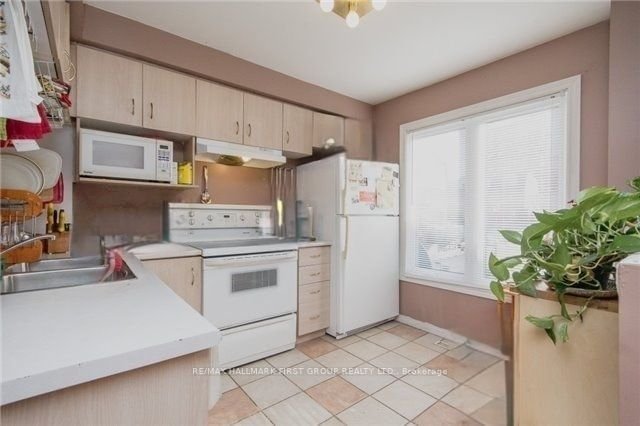 1635 Pickering Pkwy, unit 2 for sale - image #6