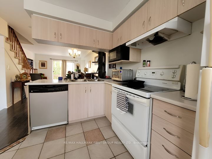 1635 Pickering Pkwy, unit 2 for sale - image #7