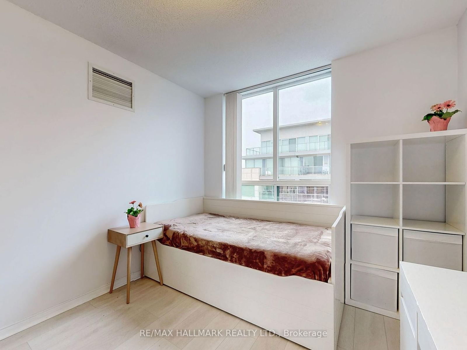 1863 Queen St E, unit 506 for sale - image #24