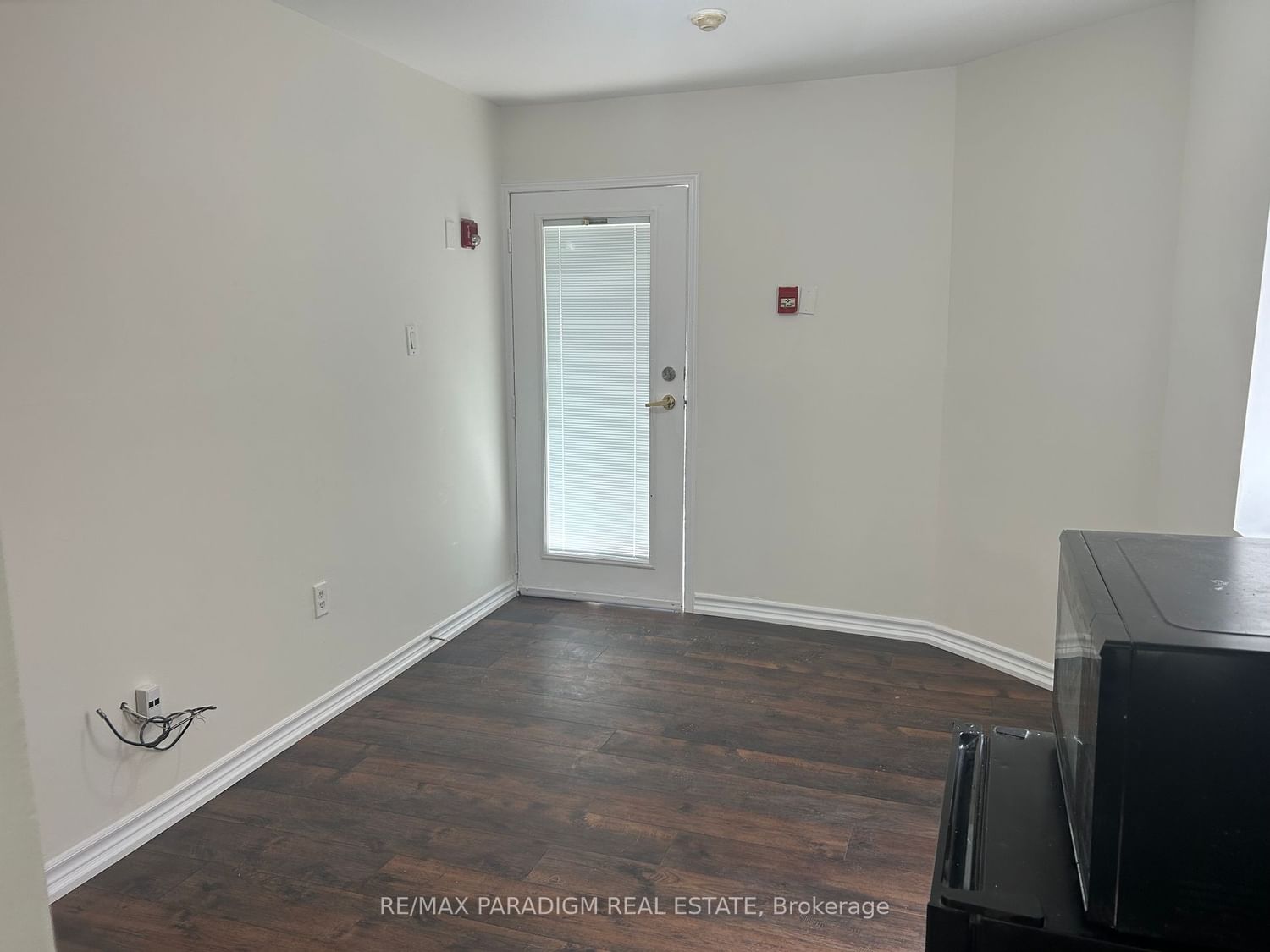 869 Broadview Ave, unit 203 for rent