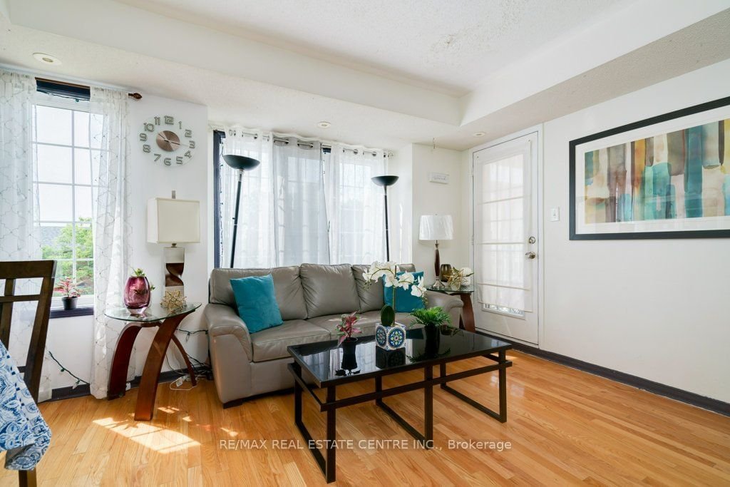 42 Pinery Tr, unit 125 for sale - image #6