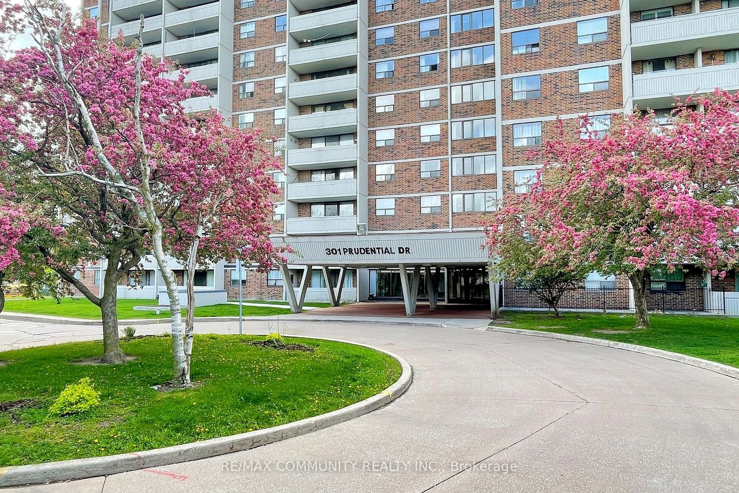 301 Prudential Dr, unit 712 for sale - image #2