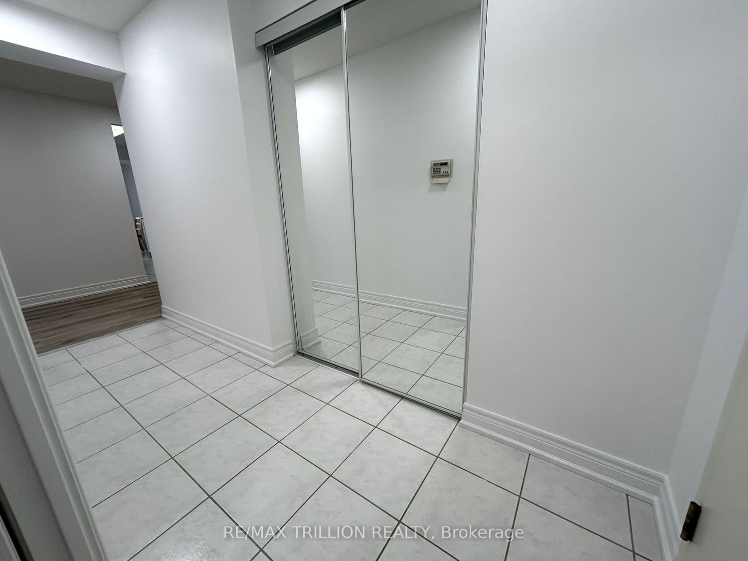 5001 Finch Ave E, unit 302 for sale - image #3