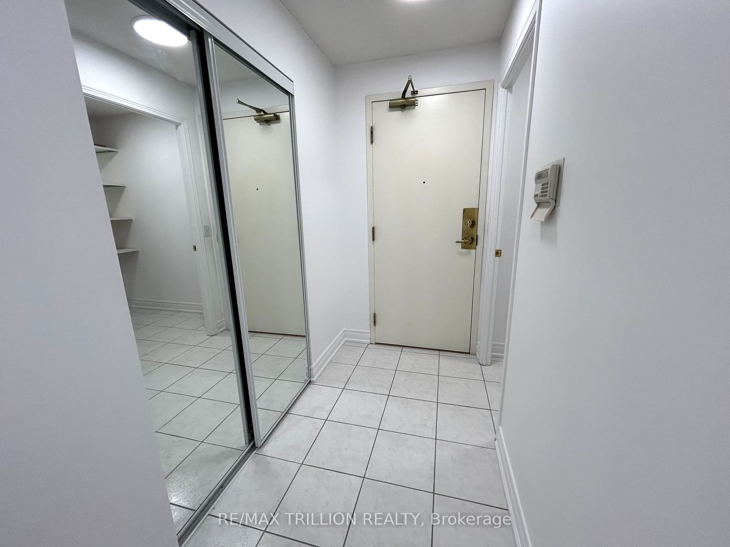 5001 Finch Ave E, unit 302 for sale - image #4