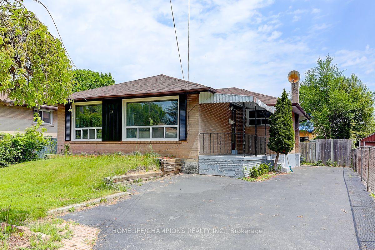 15 Stonehenge Cres | 3 Beds + 2 | 2 Baths