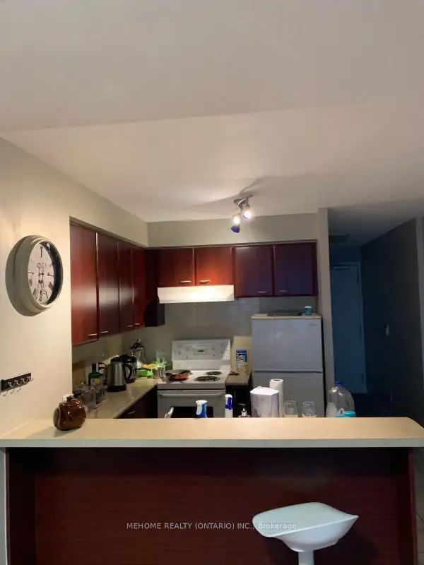 38 Lee Centre Dr, unit 716 for rent - image #8