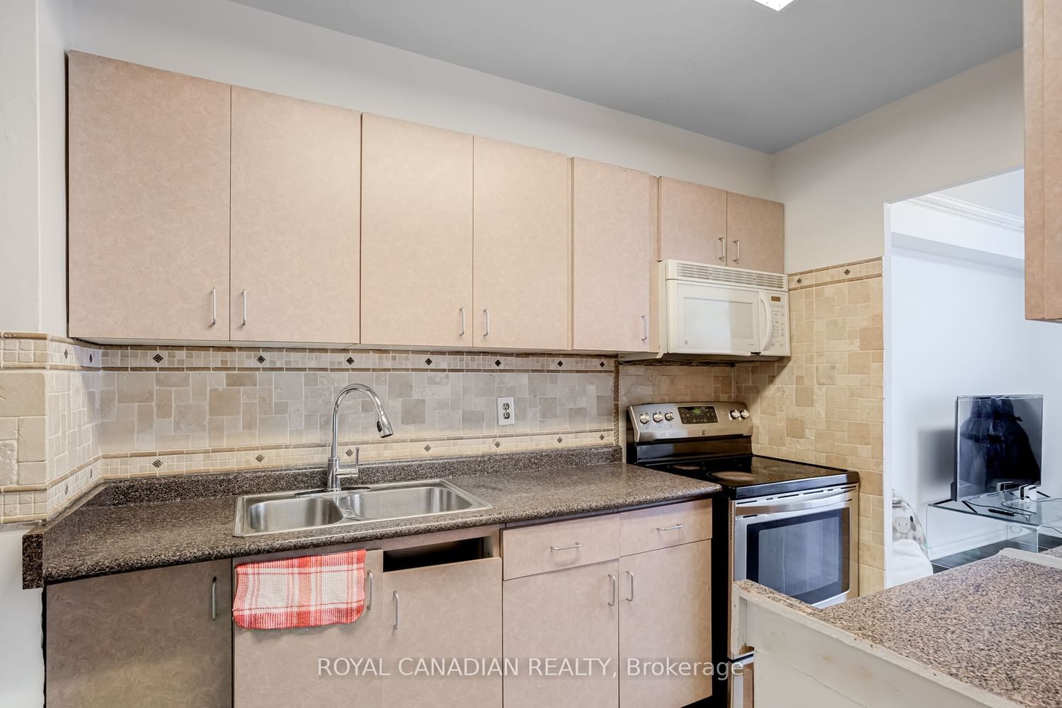 5 Massey Sq, unit 106 for sale - image #12