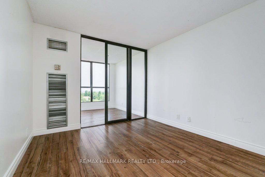 8 SilverBell Grve, unit 710 for sale - image #12