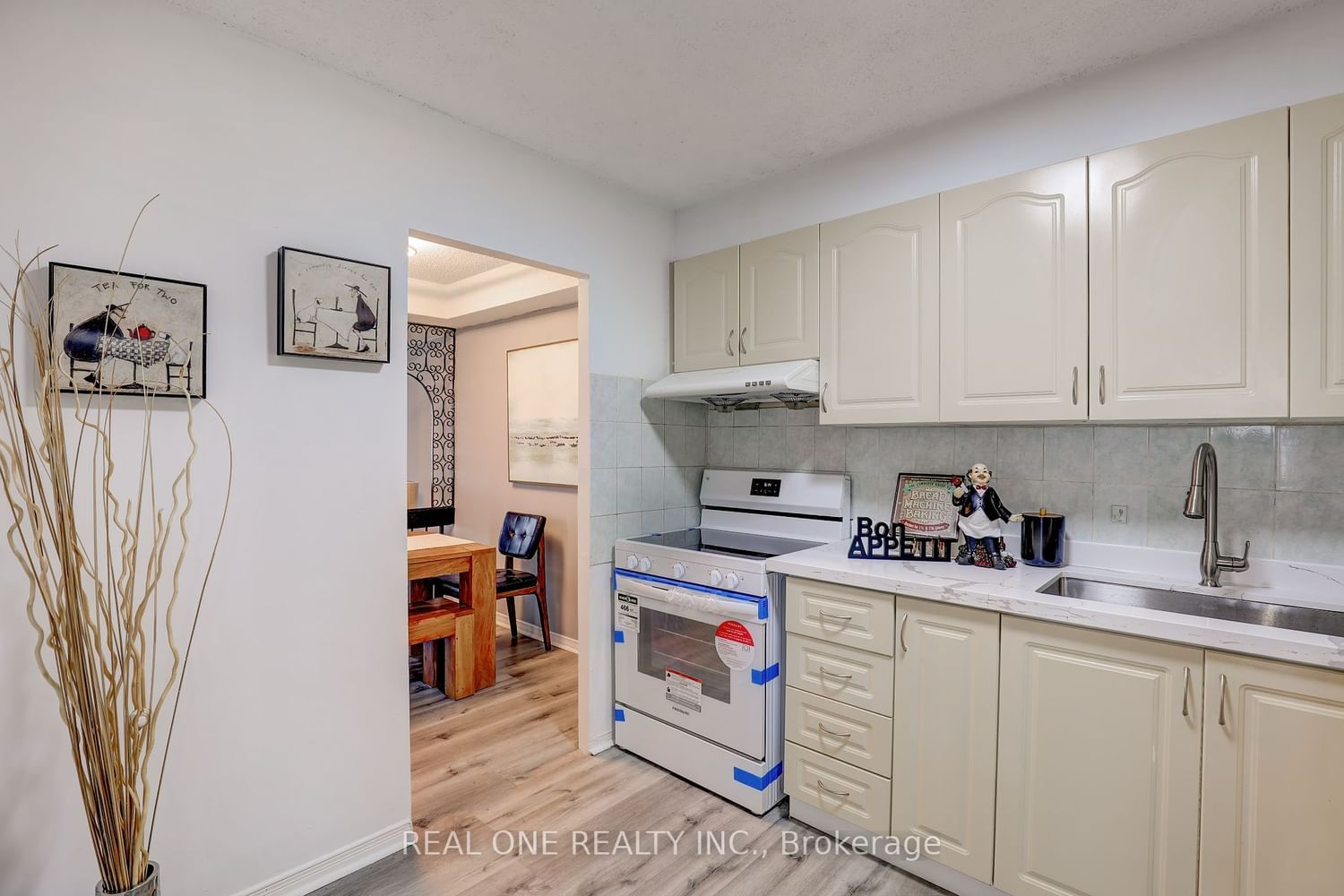 4101 Sheppard Ave E, unit 2105 for sale - image #6