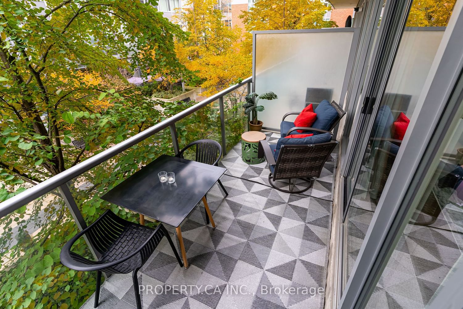 201 Carlaw Ave, unit 201 for sale - image #18