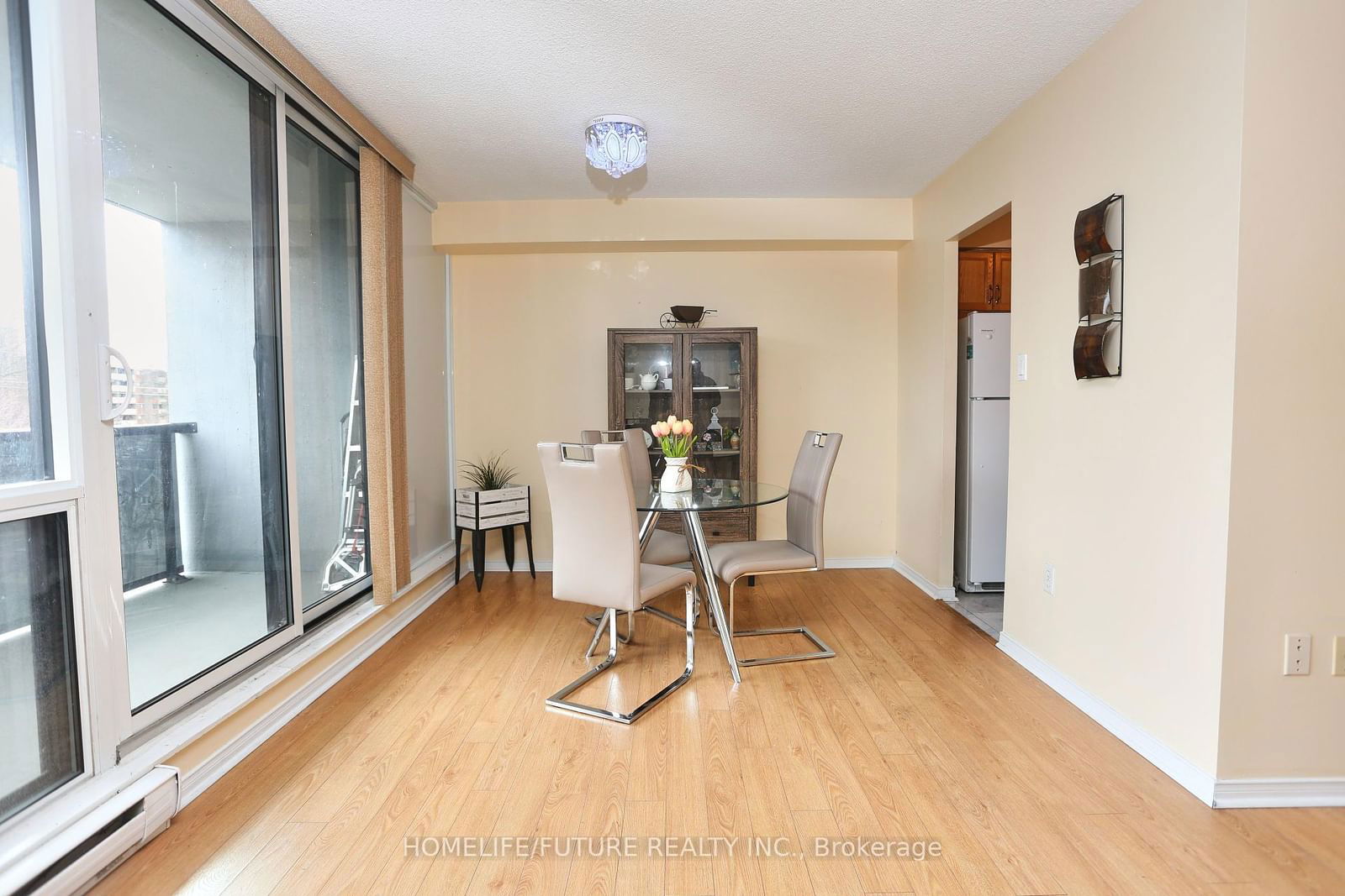 454 Centre St S, unit 406 for sale - image #5