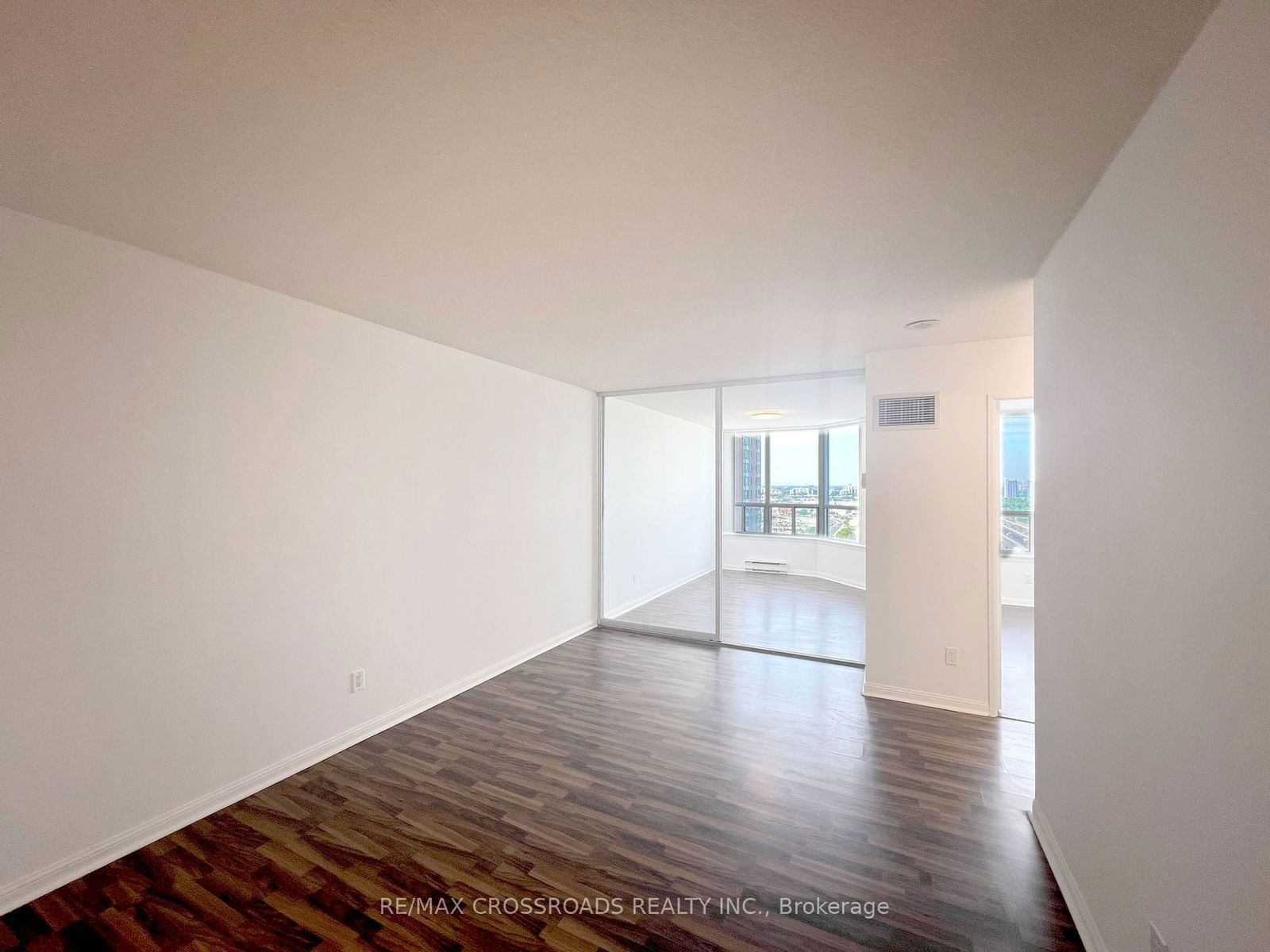 88 Corporate Dr, unit 2712 for sale - image #5