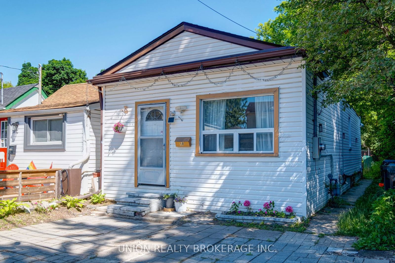 18 Lucy Ave | 3 Beds + 1 | 2 Baths