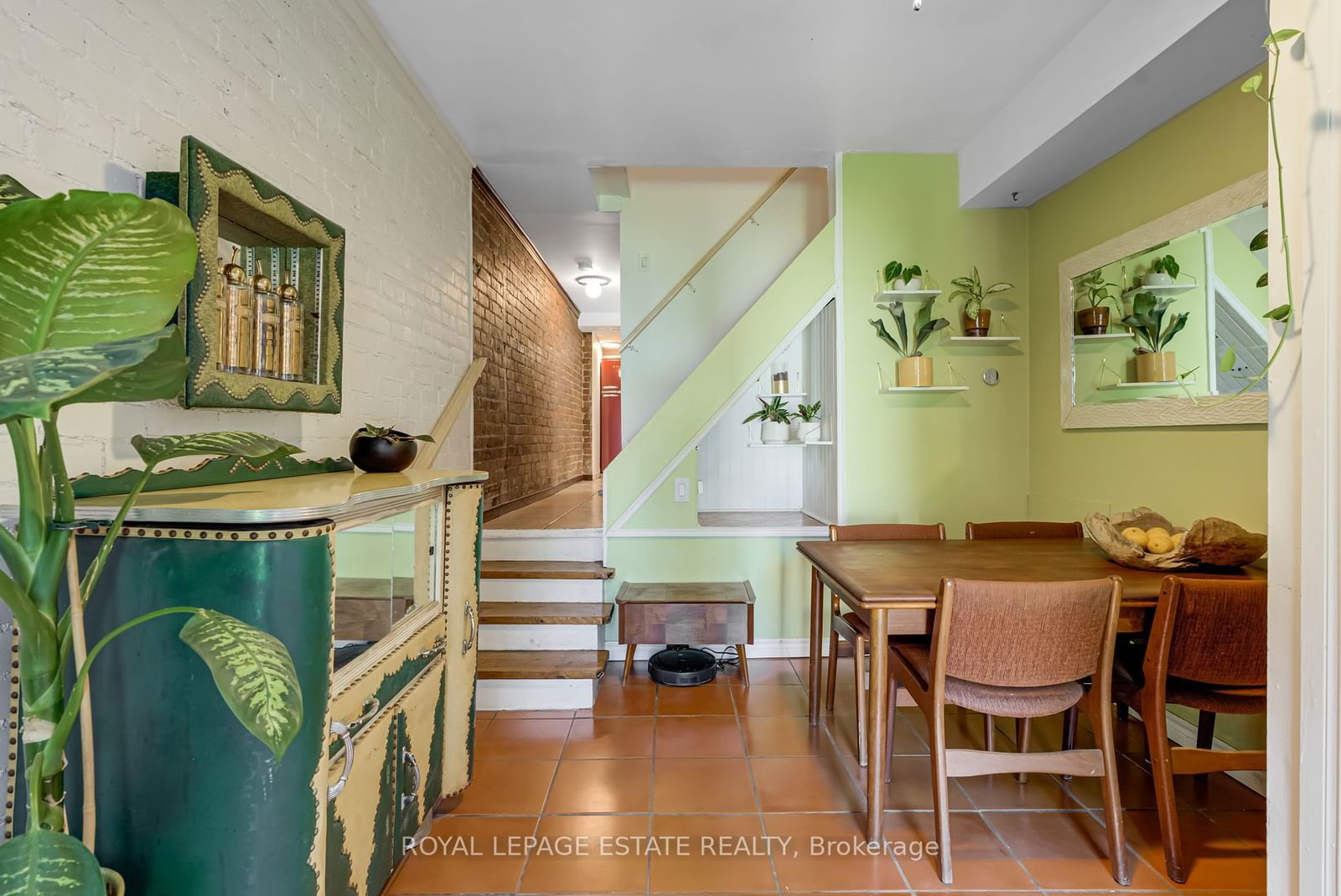 121 Coxwell Ave for sale 