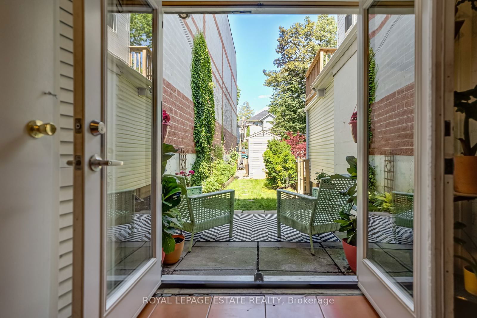 121 Coxwell Ave for sale 